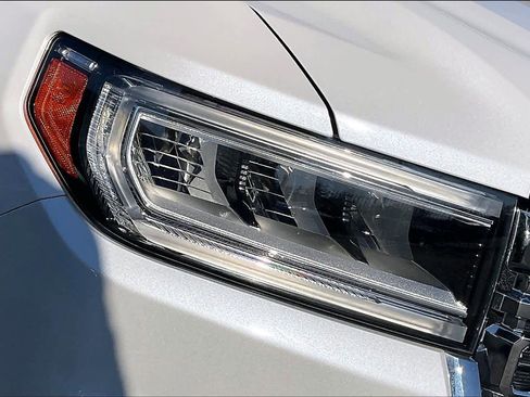 Used 2022 GMC Acadia Denali w/ Denali Ultimate Package image 32