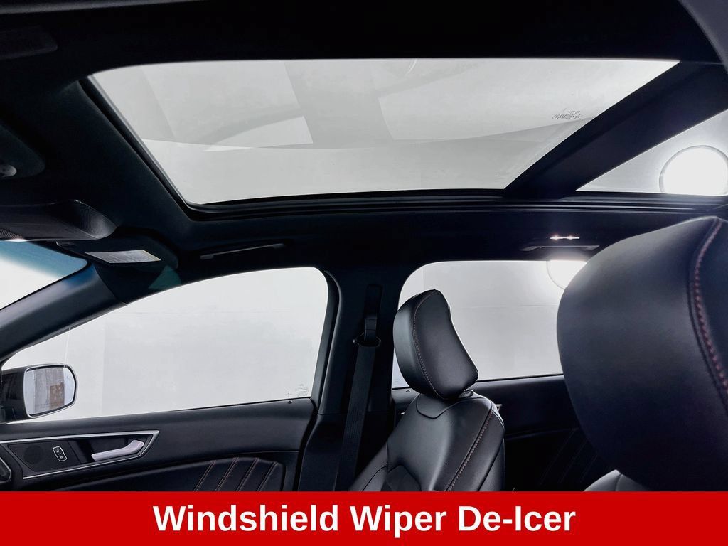 Used 2020 Ford Edge ST-Line w/ Cold Weather Package AWD/4WD image 26