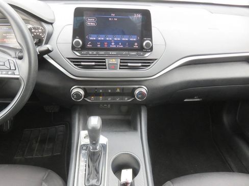 Used 2019 Nissan Altima 2.5 S FWD image 16