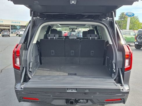 New 2025 Ford Expedition Active image 27