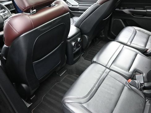 Used 2020 Ford Explorer Platinum AWD/4WD image 18