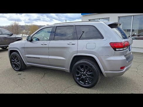 Used 2019 Jeep Grand Cherokee Altitude image 6