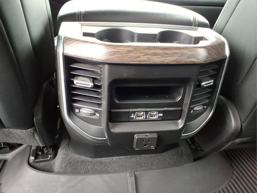 Used 2019 RAM 1500 Laramie AWD/4WD image 8