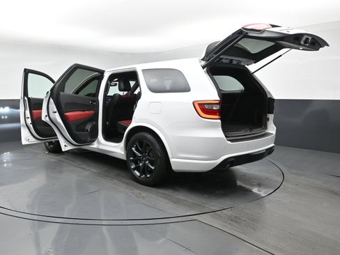 Used 2022 Dodge Durango R/T w/ Tow 'N Go Package AWD/4WD image 31