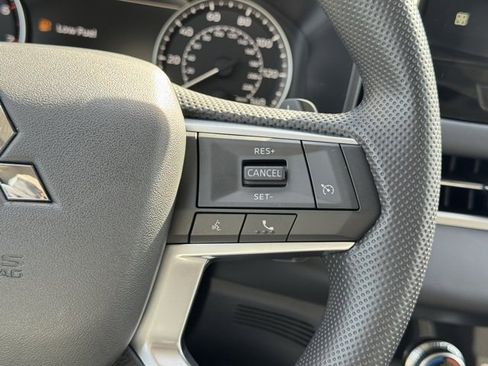 New 2026 Mitsubishi Outlander ES image 20