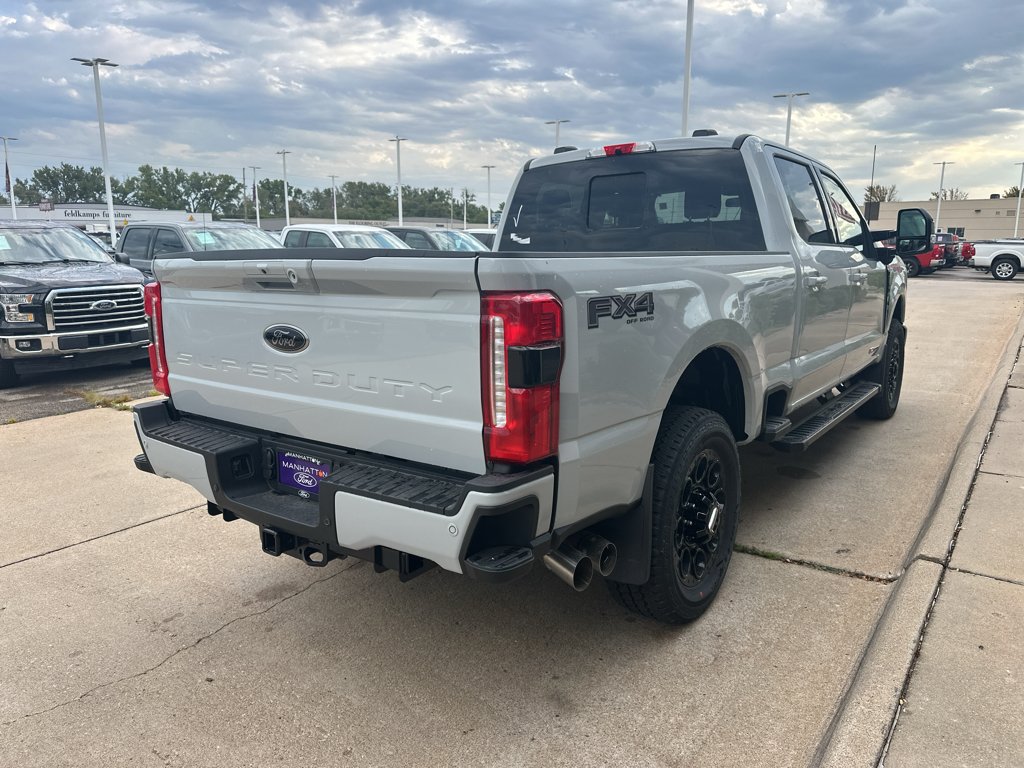 New 2026 Ford F250 Lariat w/ Black Appearance Package AWD/4WD image 11