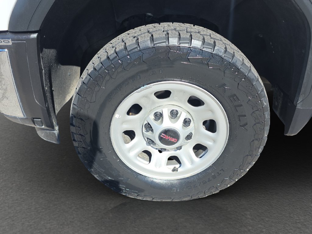 Used 2024 GMC Sierra 3500 Pro AWD/4WD image 4