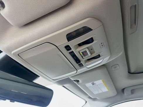 Used 2023 Toyota Highlander XLE image 35