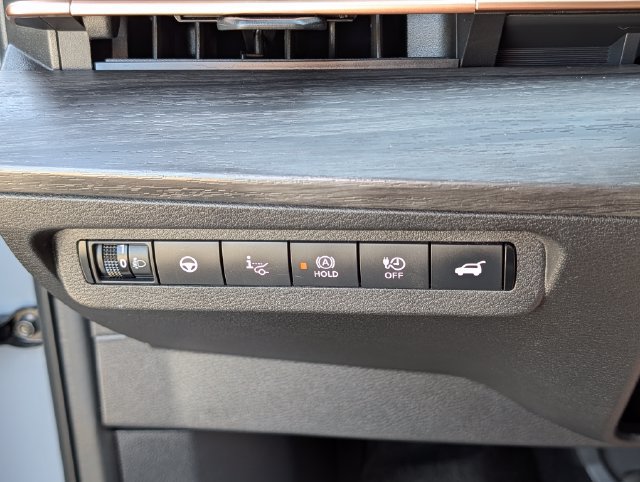 Used 2024 Nissan Ariya FWD image 34