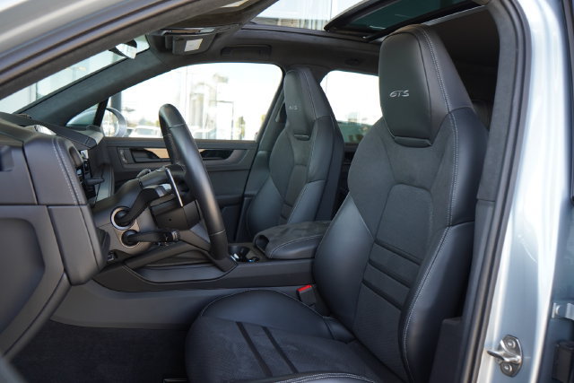 Used 2026 Porsche Cayenne GTS AWD/4WD image 26