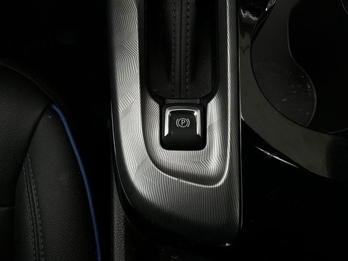 Used 2025 Buick Envista Sport Touring image 21