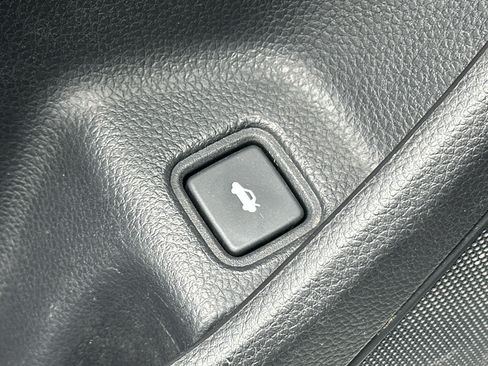 Used 2019 Honda Accord LX image 15