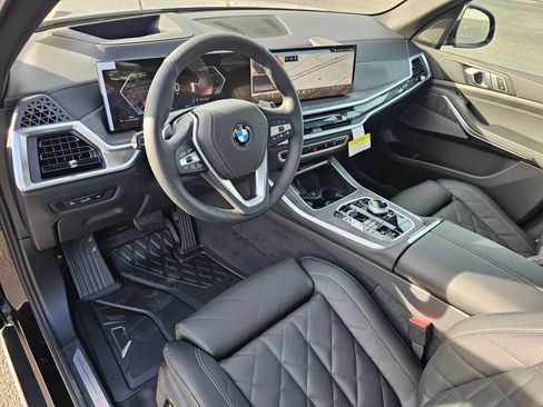 New 2026 BMW X5 xDrive40i w/ Executive Package image 2