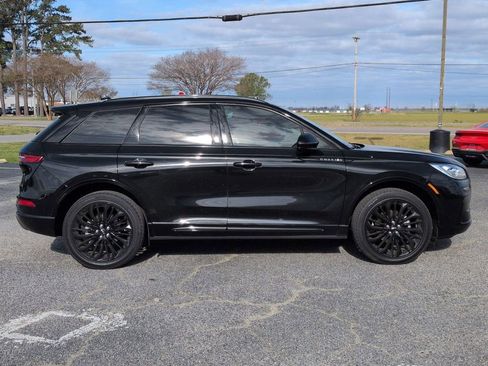 Used 2025 Lincoln Corsair Reserve w/ Equipment Group 202A image 3