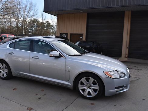 Used 2009 Jaguar XF Luxury image 17