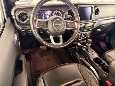 Used 2022 Jeep Wrangler Unlimited Sahara AWD/4WD image 26