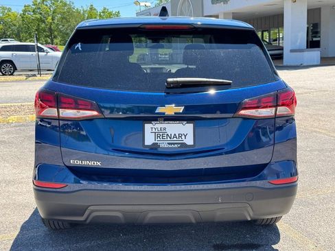 Used 2023 Chevrolet Equinox LS w/ LS Convenience Package FWD image 5