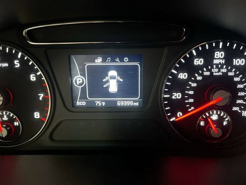 Used 2018 Kia Sorento FWD image 13