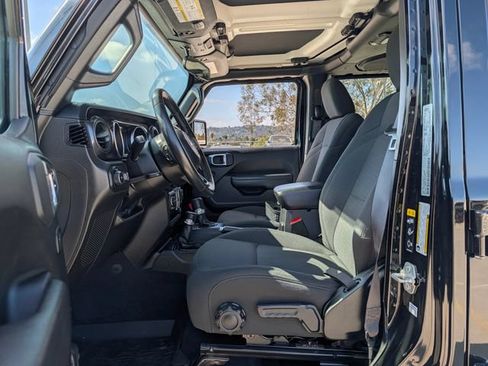 Used 2022 Jeep Wrangler Unlimited Sport AWD/4WD image 12
