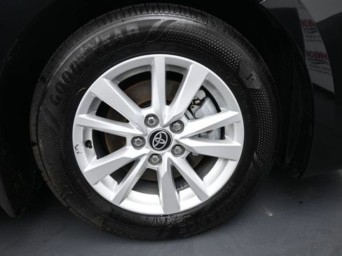 Used 2025 Toyota Camry LE FWD image 11