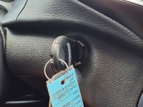 Used 2020 Jeep Cherokee Latitude image 11