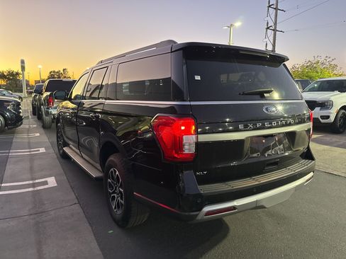 Used 2024 Ford Expedition Max XLT image 2
