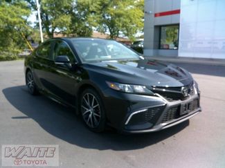Used 2023 Toyota Camry SE image 1