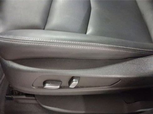 Used 2022 Cadillac XT6 Luxury image 30