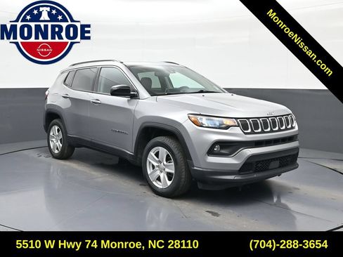 Used 2022 Jeep Compass Latitude w/ Convenience Group AWD/4WD image 1