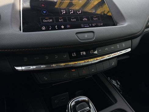 Used 2022 Cadillac XT4 Sport w/ Enhanced Visibility Package FWD image 23
