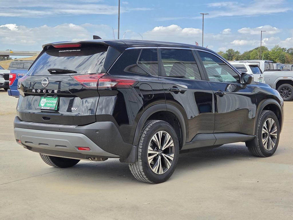 Used 2023 Nissan Rogue SV FWD image 5