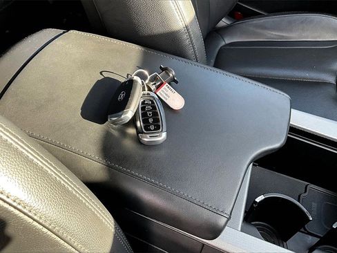 Used 2022 Hyundai Palisade SEL w/ 8P Bench Seat Package image 16