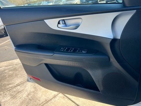 Used 2023 Kia Forte LXS image 19