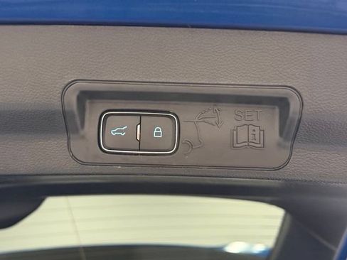 Used 2020 Ford Explorer XLT w/ Equipment Group 202A AWD/4WD image 30