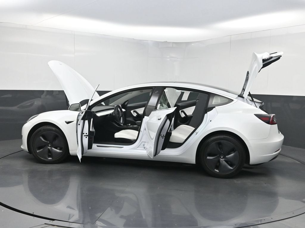 Used 2020 Tesla Model 3 Standard Range Plus RWD image 35