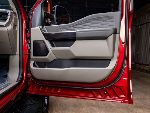 Used 2026 Ford F250 Platinum w/ Platinum Plus Package image 36