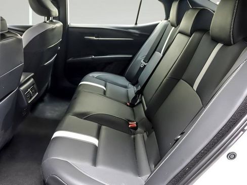 Certified 2025 Toyota Camry SE image 9