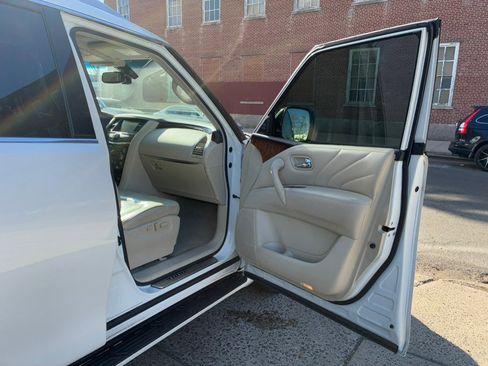 Used 2016 INFINITI QX80 4WD w/ Deluxe Technology Package image 22