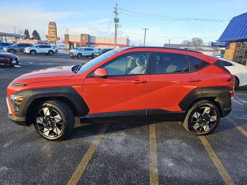 Used 2025 Hyundai Kona SEL image 2