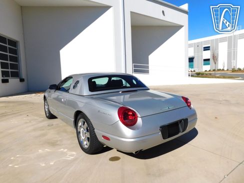 Used 2005 Ford Thunderbird image 19