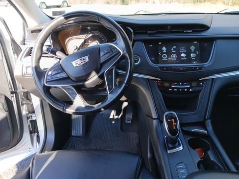 Used 2019 Cadillac XT5 Luxury image 14