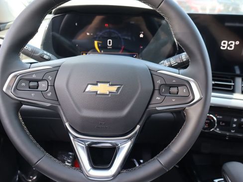 New 2026 Chevrolet Trax LT w/ LT Convenience Package FWD image 7