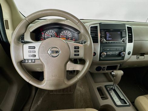 Used 2018 Nissan Frontier SV RWD image 10
