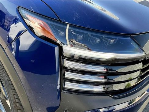 New 2026 Nissan Kicks SR image 10