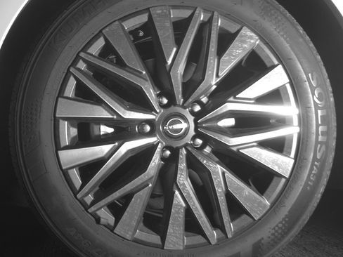 Used 2025 Nissan Altima 2.5 SV FWD image 12