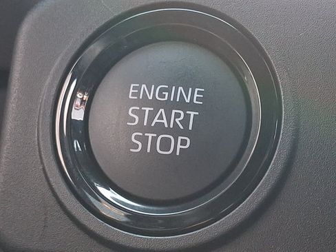Certified 2026 Toyota Tacoma SR5 AWD/4WD image 23