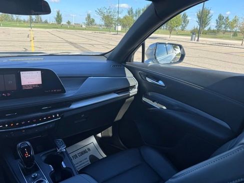 Used 2024 Cadillac XT4 Premium Luxury image 14