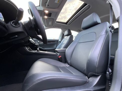 Used 2022 Honda Civic Touring image 11