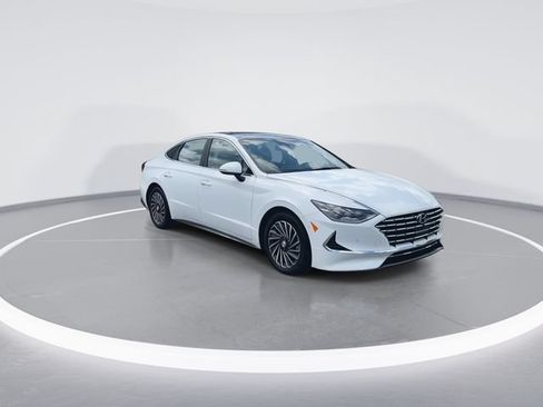 Certified 2023 Hyundai Sonata Limited w/ Cargo Package FWD image 2