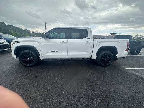 Used 2024 Toyota Tundra Limited AWD/4WD image 4